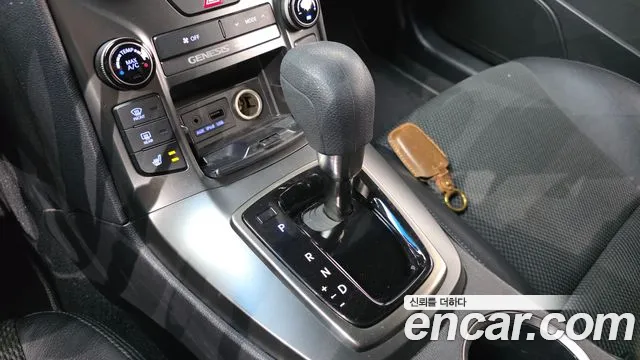Hyundai Genesis 2013 thumb 9