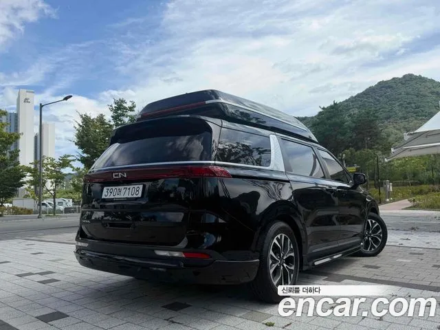 Kia Carnival 2023 thumb 2