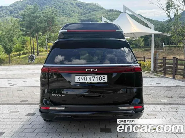 Kia Carnival 2023 thumb 4