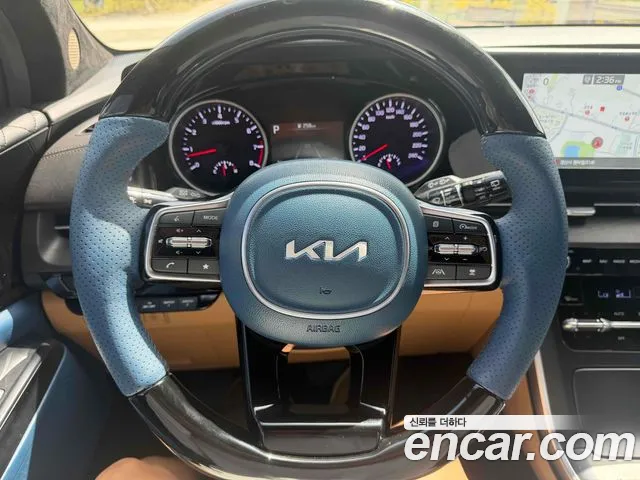 Kia Carnival 2023 thumb 6