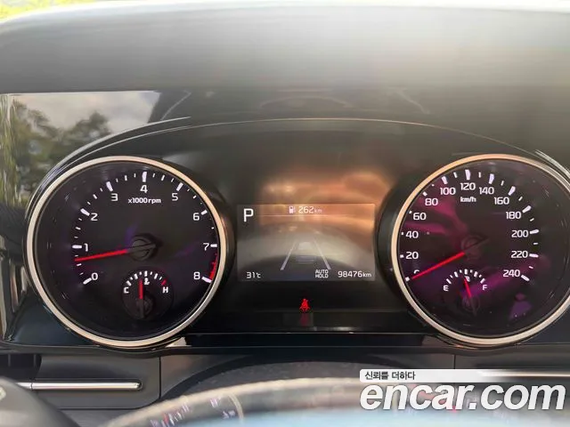 Kia Carnival 2023 thumb 8