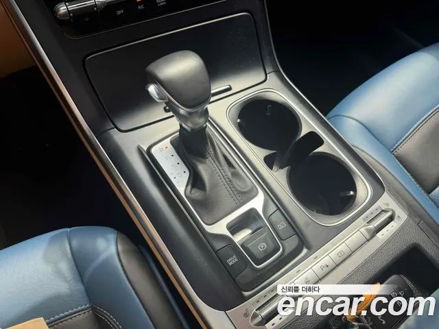 Kia Carnival 2023 thumb 9