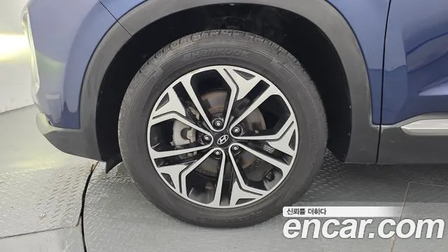 Hyundai Santa Fe 2018 thumb 5