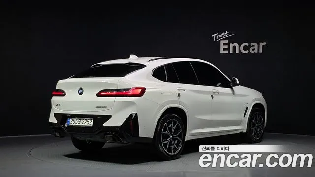 BMW X4 2022 thumb 2