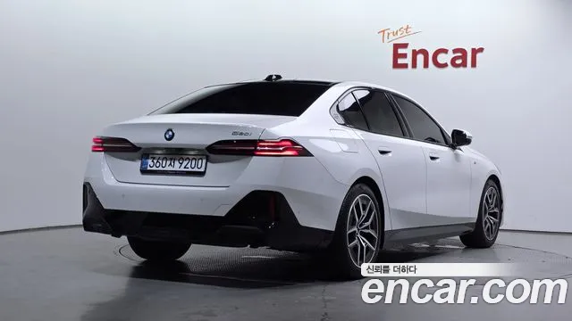 BMW 5 серии 2025 thumb 2