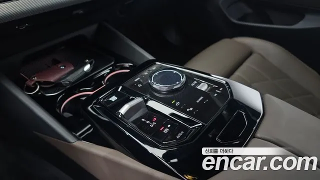 BMW 5 серии 2025 thumb 9