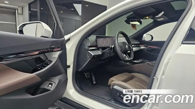 BMW 5 серии 2025 thumb 10