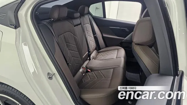 BMW 5 серии 2025 thumb 11