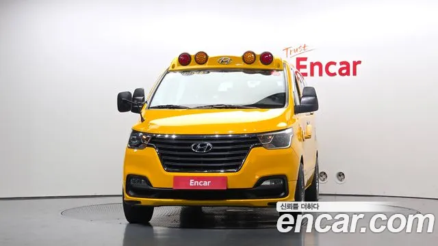 Hyundai Starex 2018 thumb 3