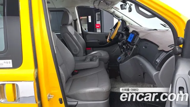 Hyundai Starex 2018 thumb 11