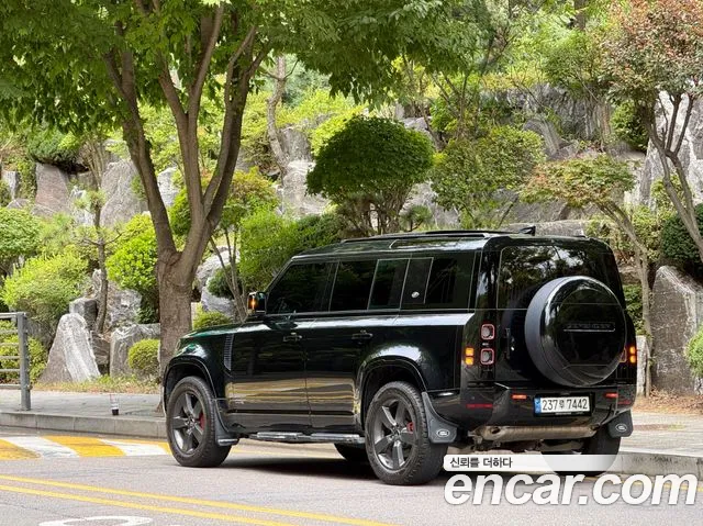 Land Rover Defender 2023 thumb 4