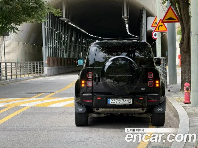 Land Rover Defender 2023 thumb 5