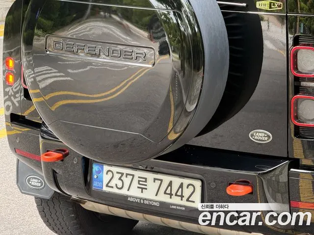 Land Rover Defender 2023 thumb 7