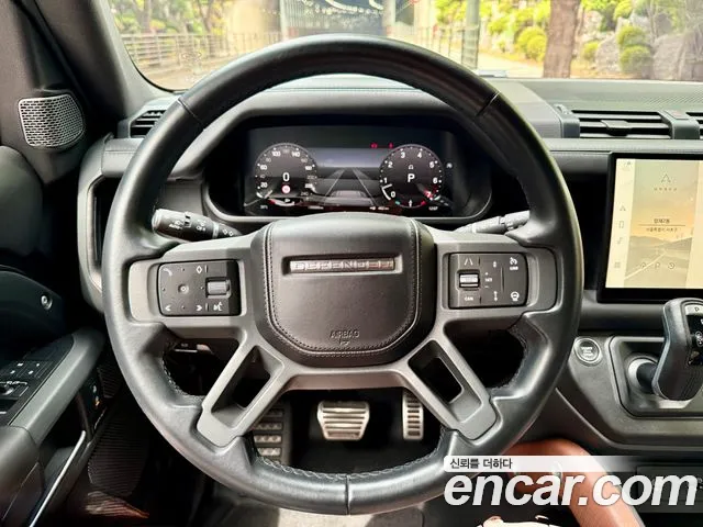 Land Rover Defender 2023 thumb 9