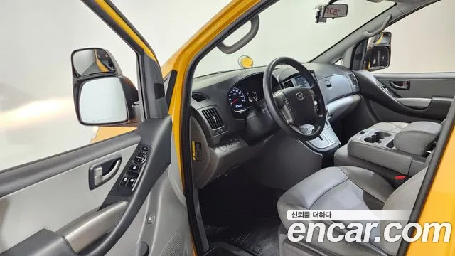 Hyundai Starex 2020 thumb 10