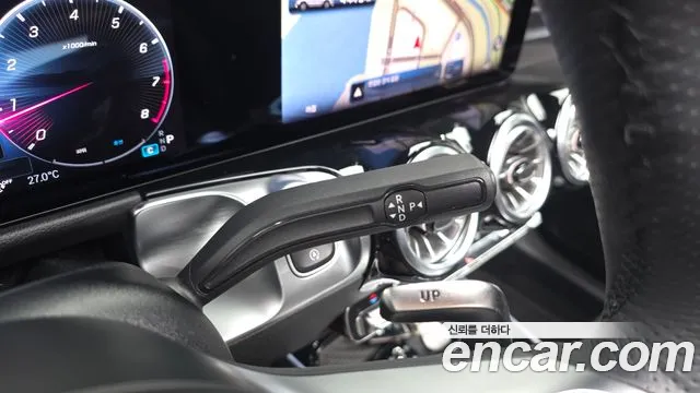 Mercedes-Benz GLB 2025 thumb 9