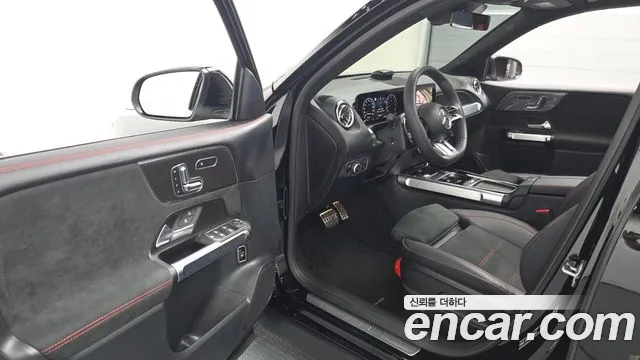 Mercedes-Benz GLB 2025 thumb 10