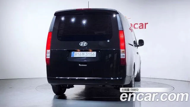 Hyundai Staria 2024 thumb 4