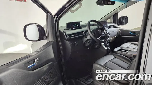 Hyundai Staria 2024 thumb 10