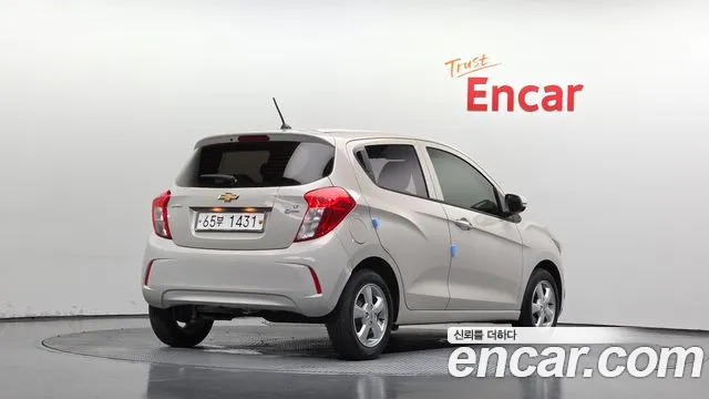 Chevrolet Spark 2017 thumb 2