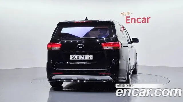 Kia Carnival 2017 thumb 3