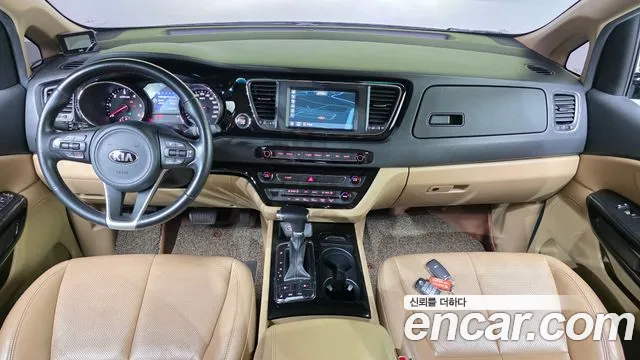 Kia Carnival 2017 thumb 6