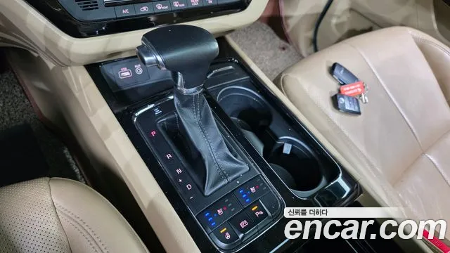 Kia Carnival 2017 thumb 8