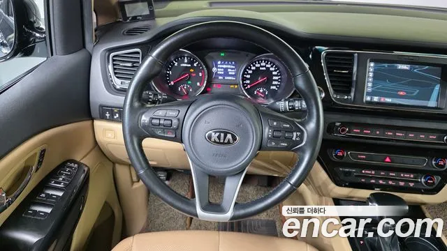Kia Carnival 2017 thumb 11