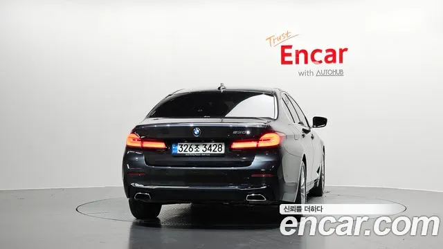 BMW 5 серии 2020 thumb 3