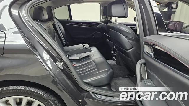 BMW 5 серии 2020 thumb 10