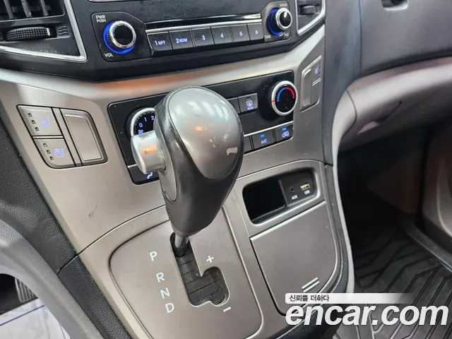 Hyundai Starex 2019 thumb 9