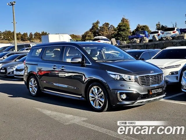 Kia Carnival 2017 thumb 2