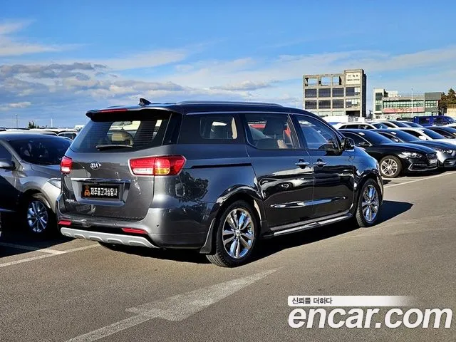 Kia Carnival 2017 thumb 3