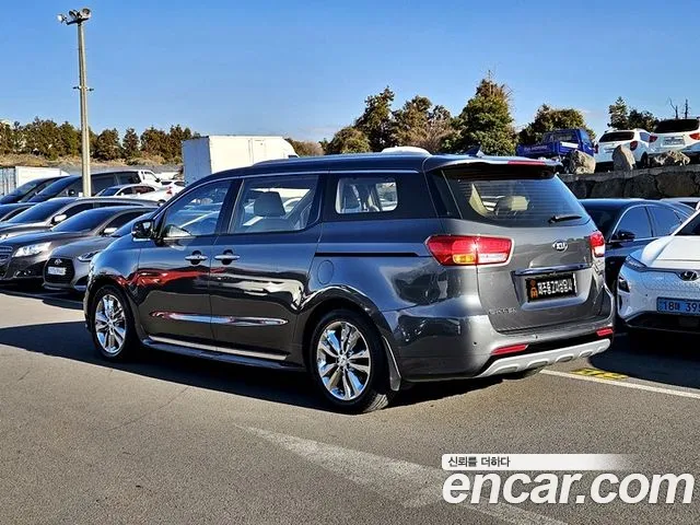 Kia Carnival 2017 thumb 4