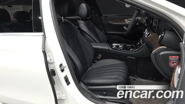 Mercedes-Benz E-Класс 2017 thumb 11