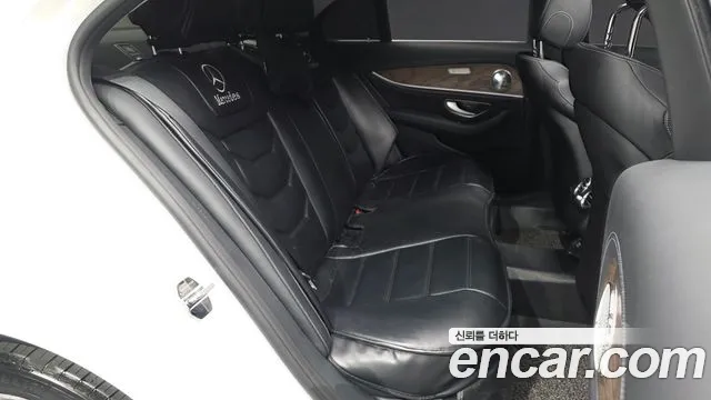 Mercedes-Benz E-Класс 2017 thumb 12