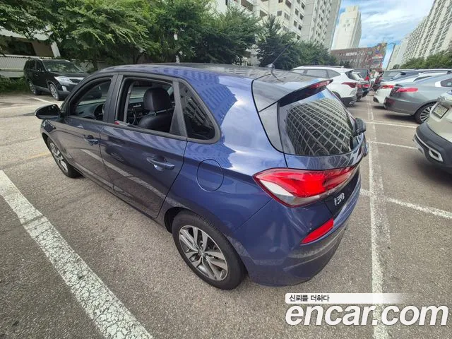 Hyundai i30 2018 thumb 2