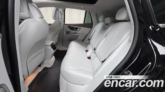 Mercedes-Benz EQE 2023 thumb 11