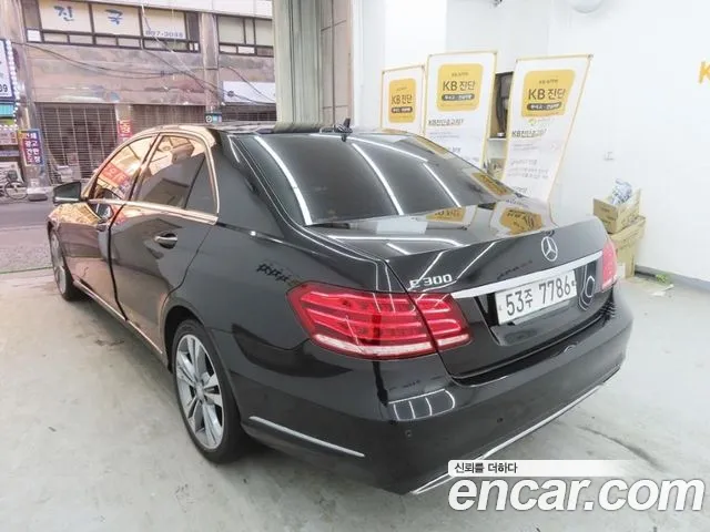 Mercedes-Benz E-Класс 2015 thumb 4