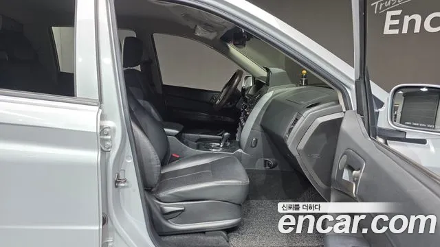 KG_Mobility_Ssangyong KORANDO 2015 thumb 10