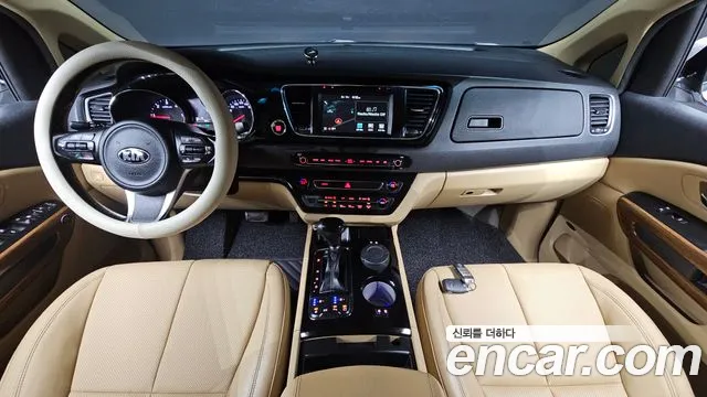 Kia Carnival 2016 thumb 7