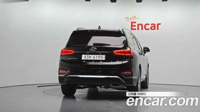 Hyundai Santa Fe 2019 thumb 4