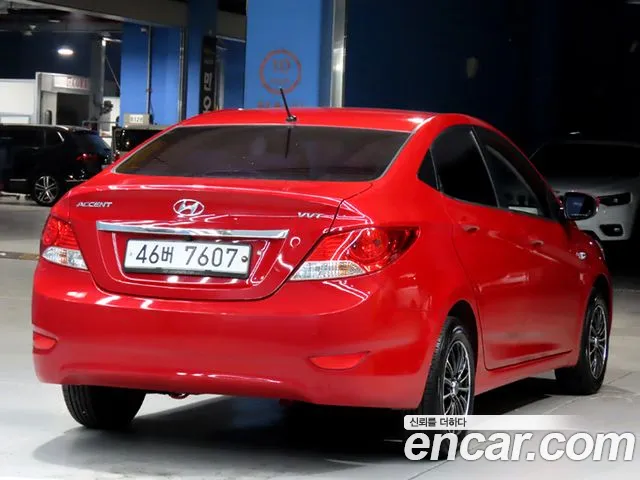 Hyundai Accent 2012 thumb 4