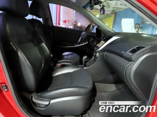 Hyundai Accent 2012 thumb 8