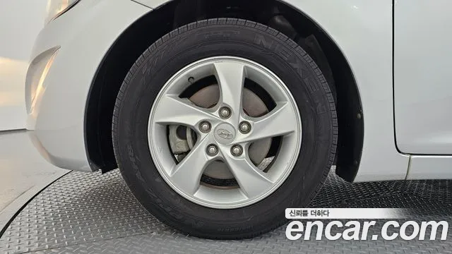 Hyundai Avante 2013 thumb 5