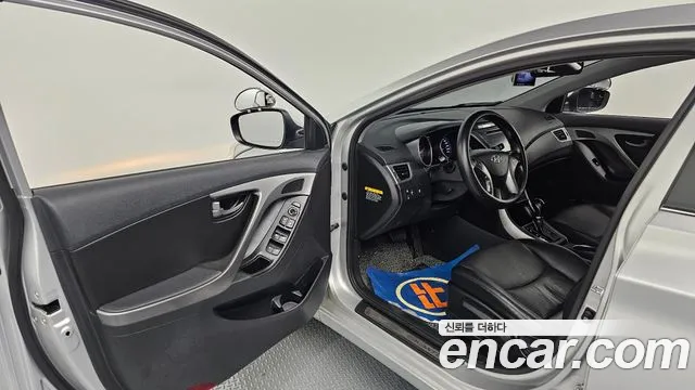 Hyundai Avante 2013 thumb 10
