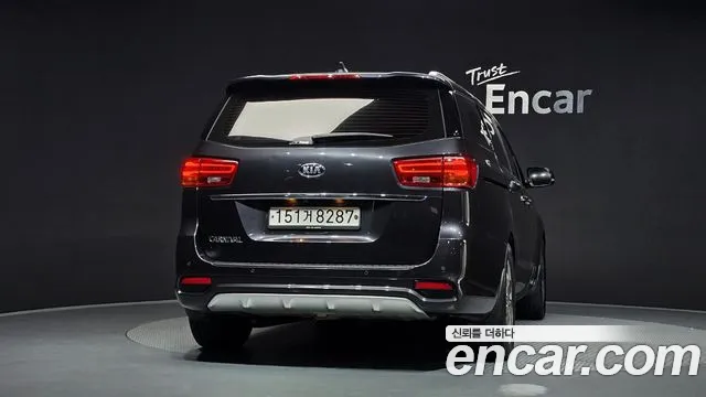 Kia Carnival 2020 thumb 4
