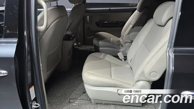 Kia Carnival 2020 thumb 12