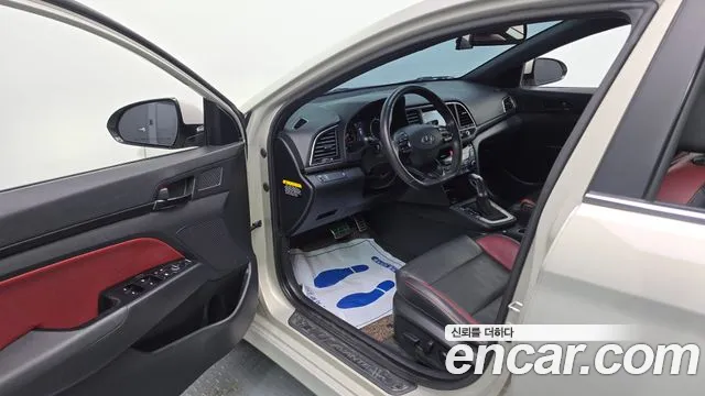 Hyundai Avante 2017 thumb 10