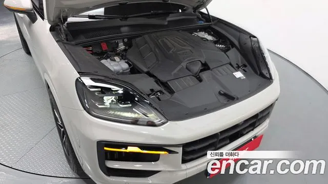 Porsche Cayenne 2024 thumb 5